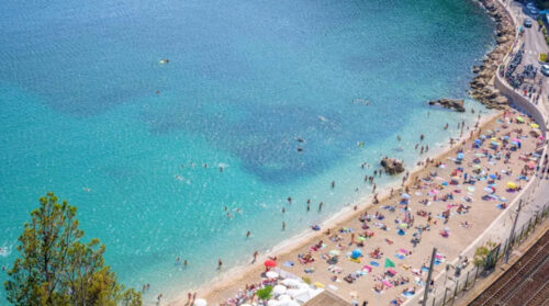 Best places to sunbathe and swim in Nice